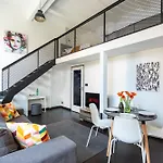 Loft Spacious In Apartmán