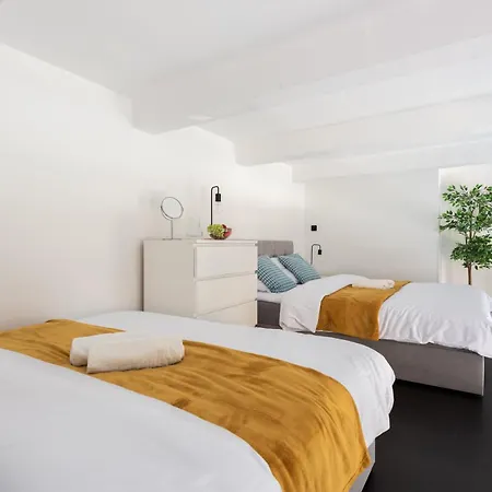 Loft Spacious In דירה *