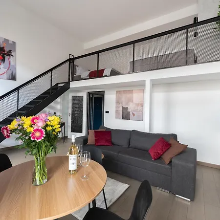 Loft Spacious In