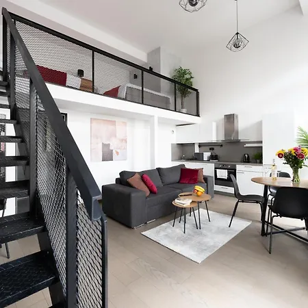 Lägenhet Loft Spacious In Prag
