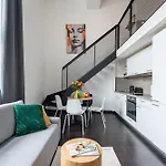 Loft Spacious In アパート *