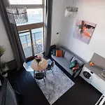 アパート Loft Spacious In プラハ