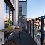 Loft Spacious In アパート
