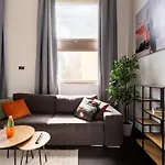 Loft Spacious In アパート *