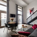 Loft Spacious In プラハ
