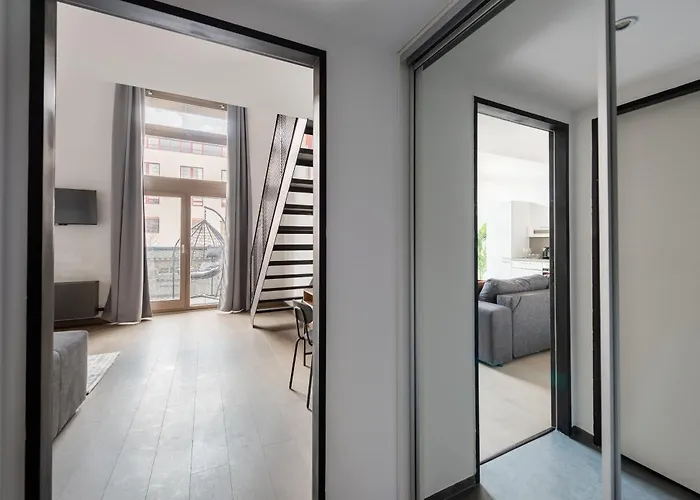 Loft Spacious In Praga